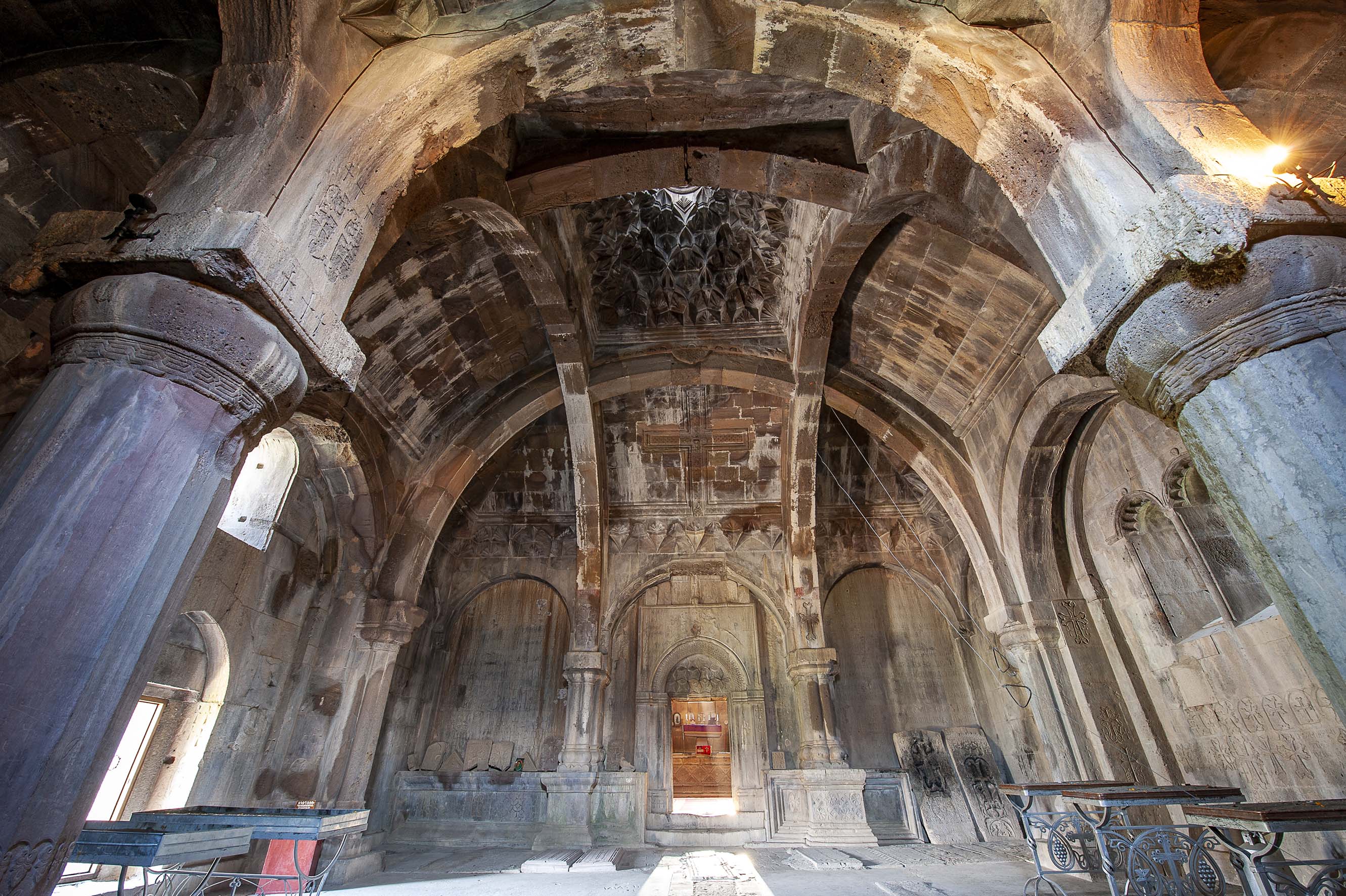 Gandzasar monastery. Narthex (zhamatun / gawitʻ), ca. 1240-1261/1266. Internal view towards the east. Photo: H.H. Khatcherian