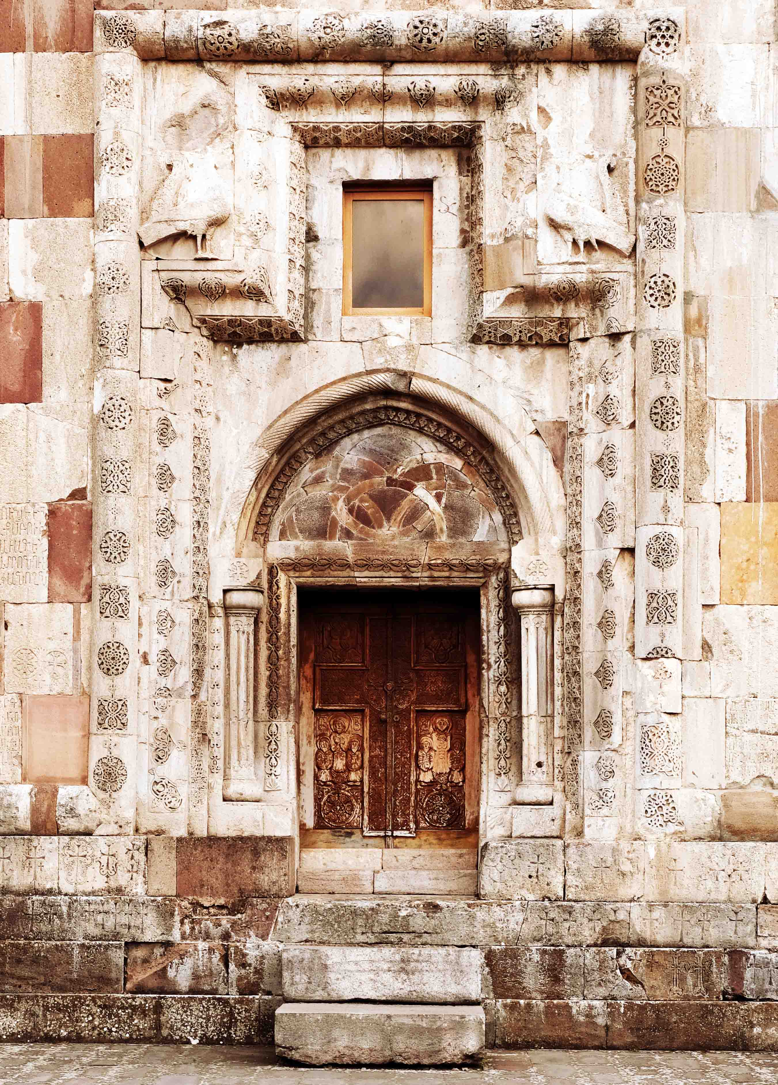 Gandzasar monastery. Narthex (zhamatun / gawitʻ), ca. 1240-1261/1266. Portal of the west façade. Photo: Z. Sargsyan